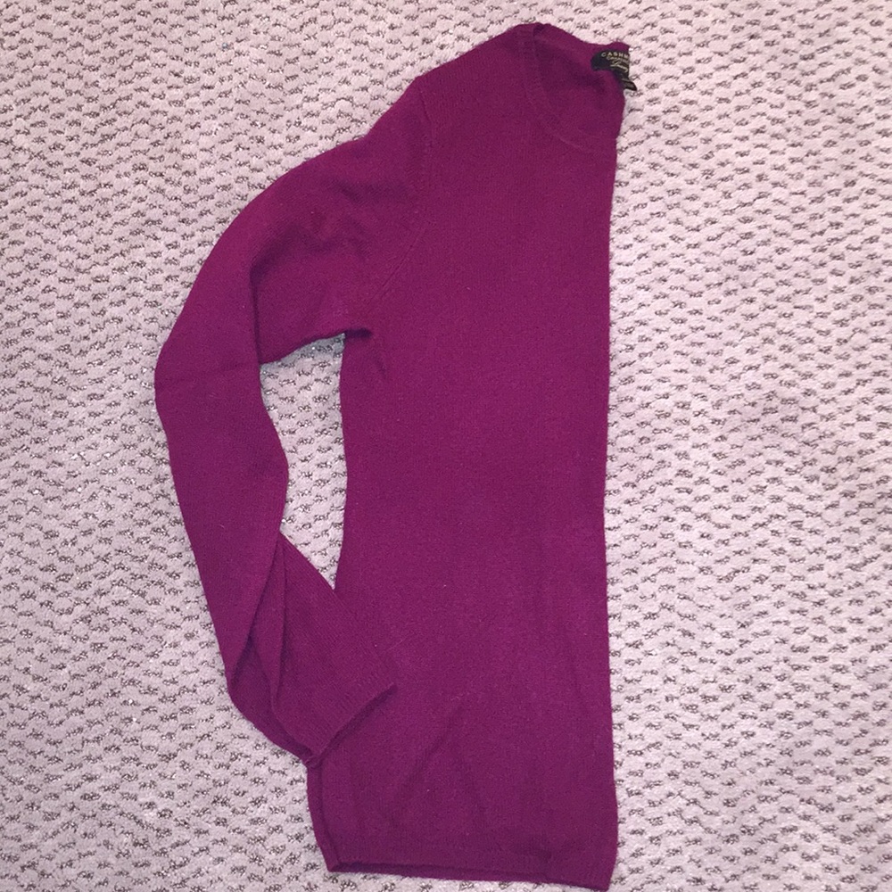 Cashmere berry colored sweater size small!